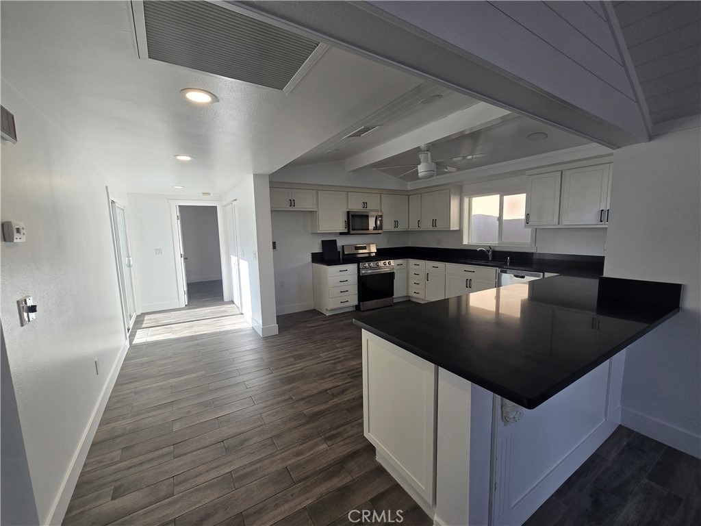 217 Belmont - Photo 3