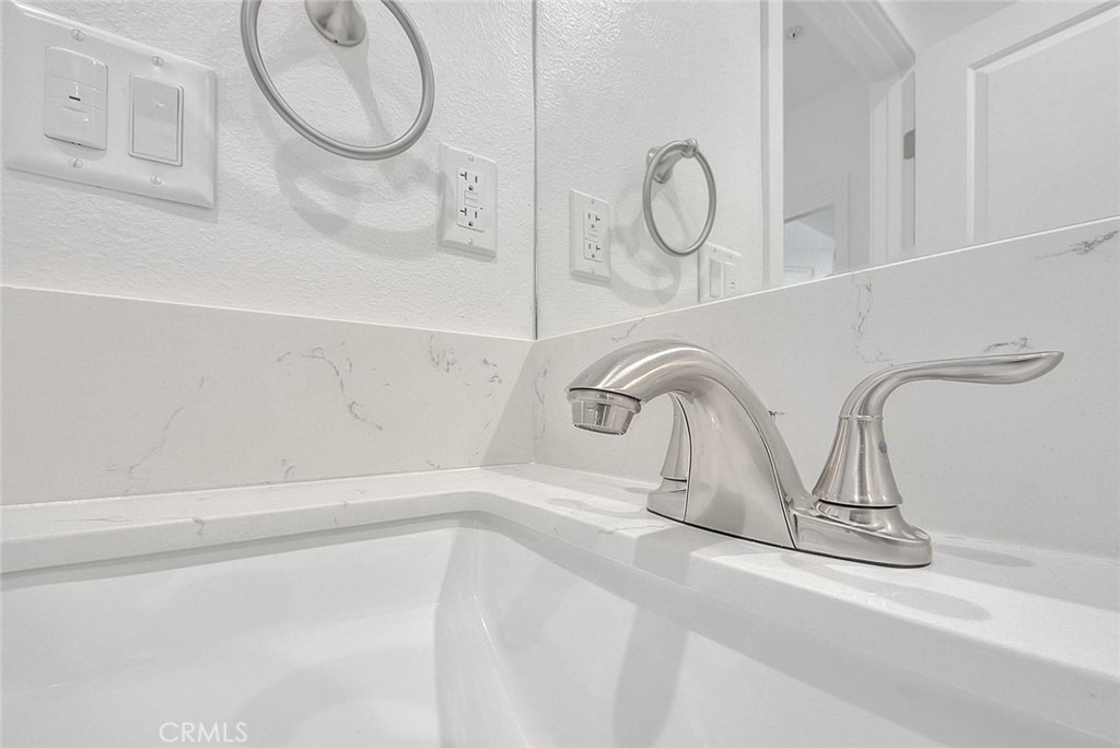 5852 Vineland - Photo 15