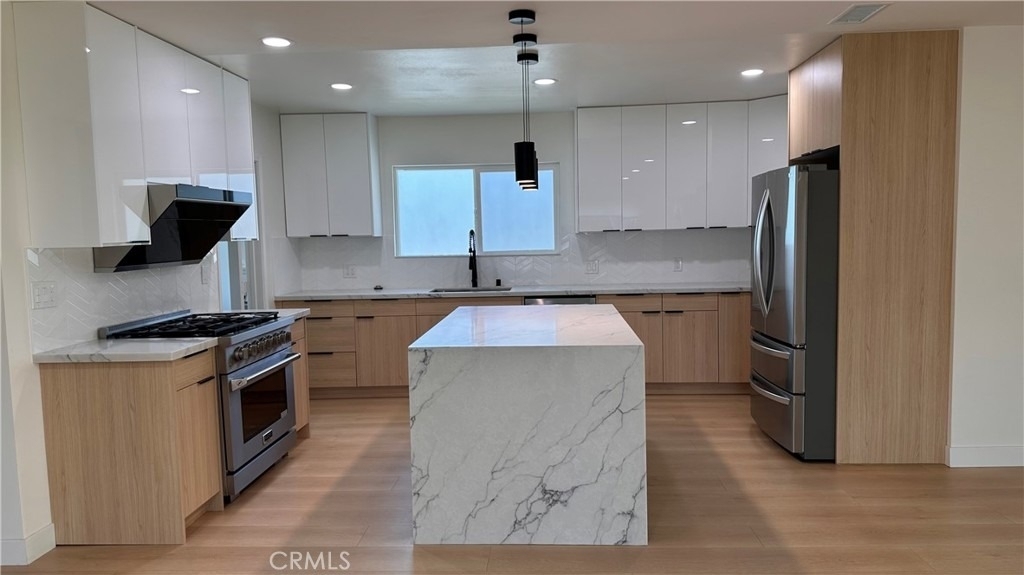 419 Robbins Drive - Photo 2