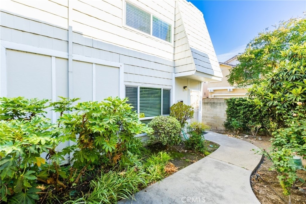 1434 Highland Avenue - Photo 2
