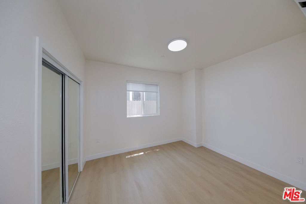 235 N Chicago Street - Photo 3