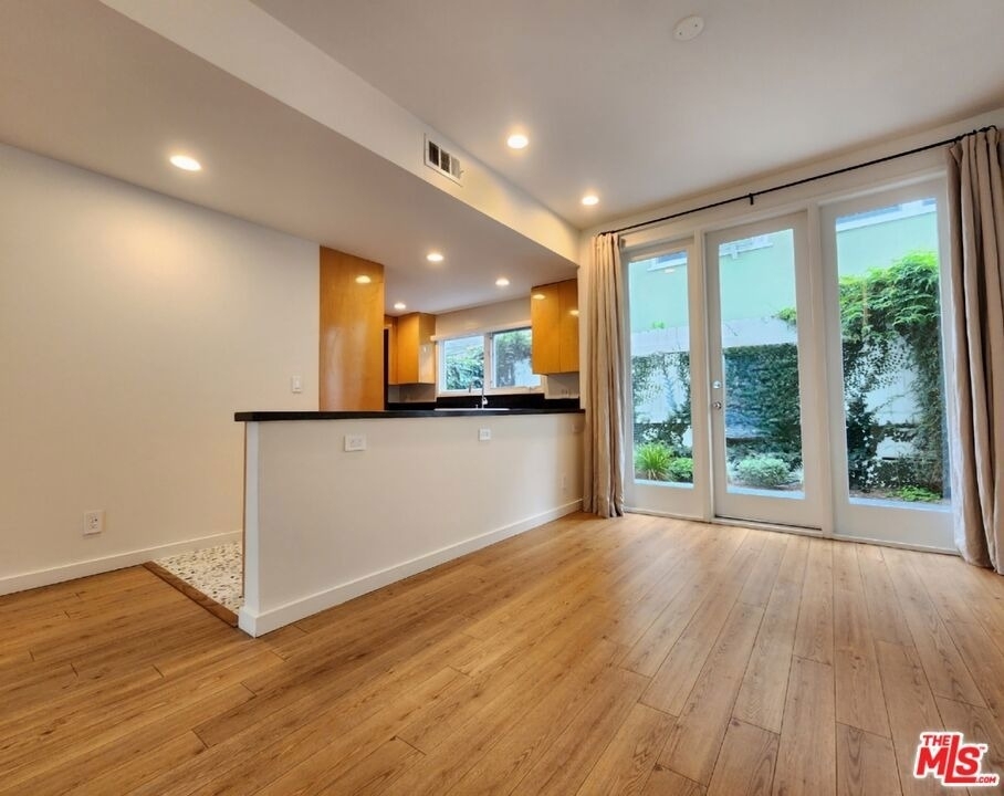807 21st Street - Photo 14