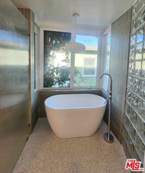 807 21st Street - Photo 17