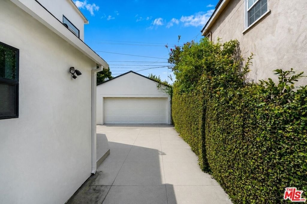11439 Chenault Street - Photo 27