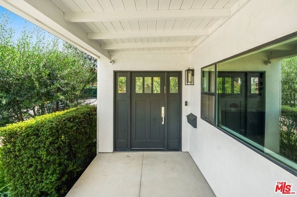 11439 Chenault Street - Photo 2