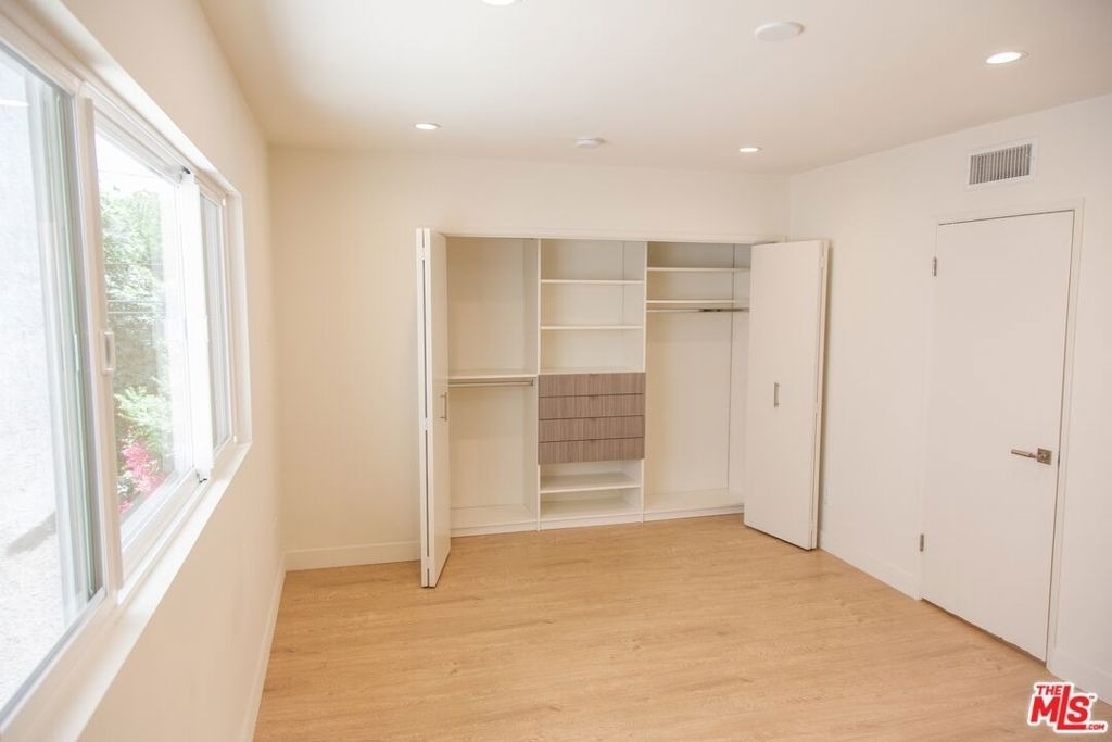 508 N Kings Road - Photo 10