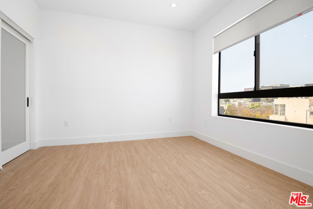 8555 Colgate Avenue - Photo 11