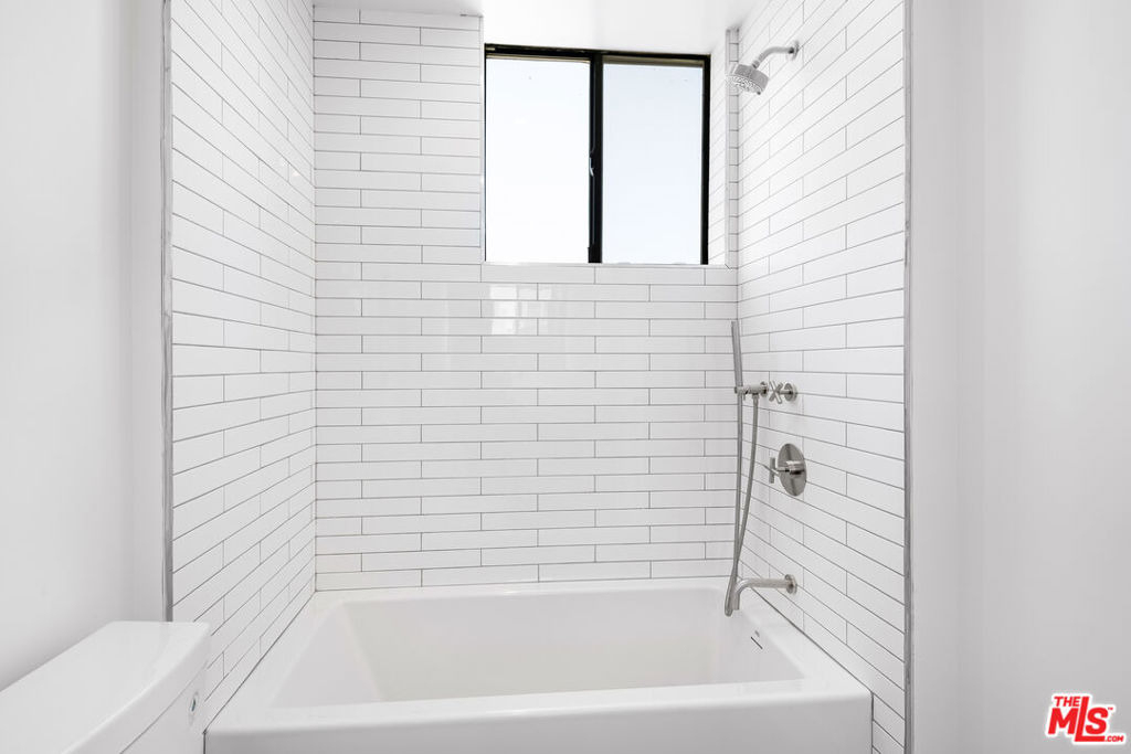 8555 Colgate Avenue - Photo 15