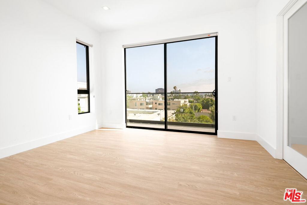 8555 Colgate Avenue - Photo 7