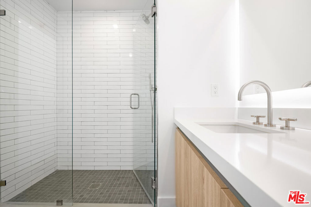 8555 Colgate Avenue - Photo 10