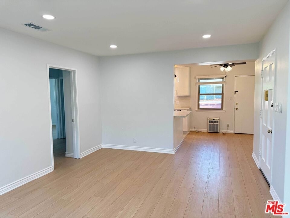 4125 1/2 W Toluca Lake Avenue - Photo 6