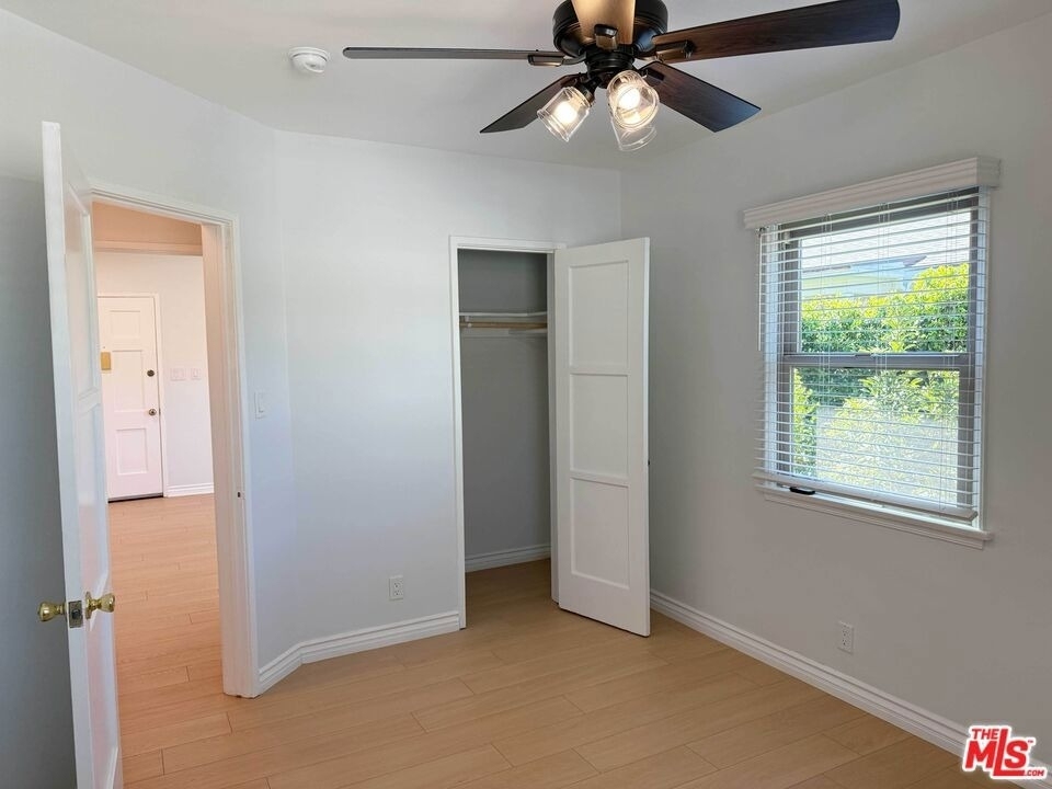 4125 1/2 W Toluca Lake Avenue - Photo 26