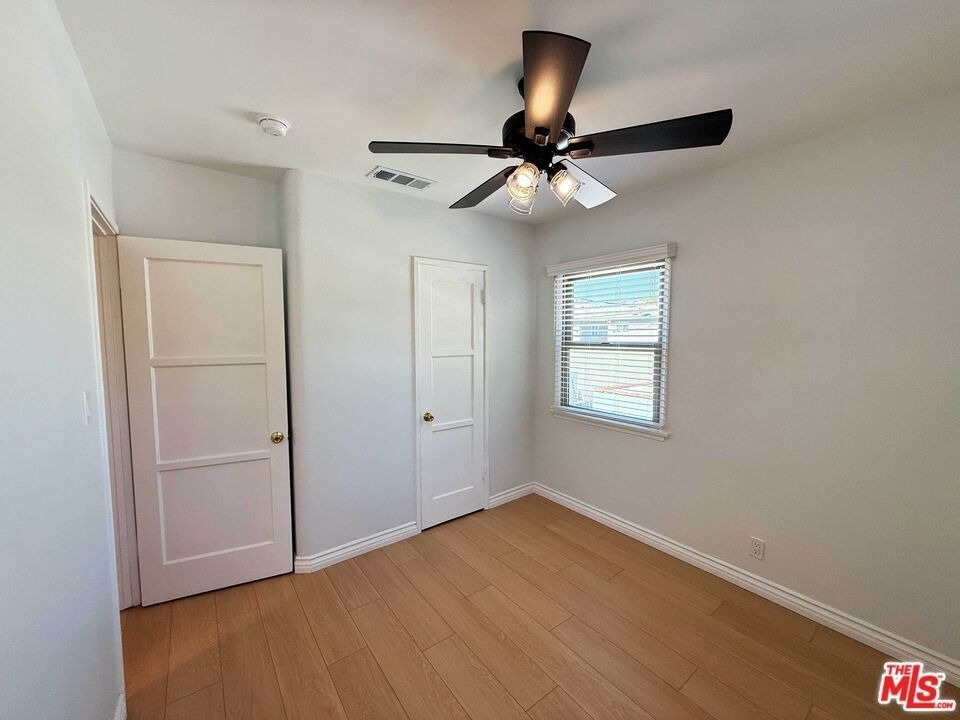 4125 1/2 W Toluca Lake Avenue - Photo 29