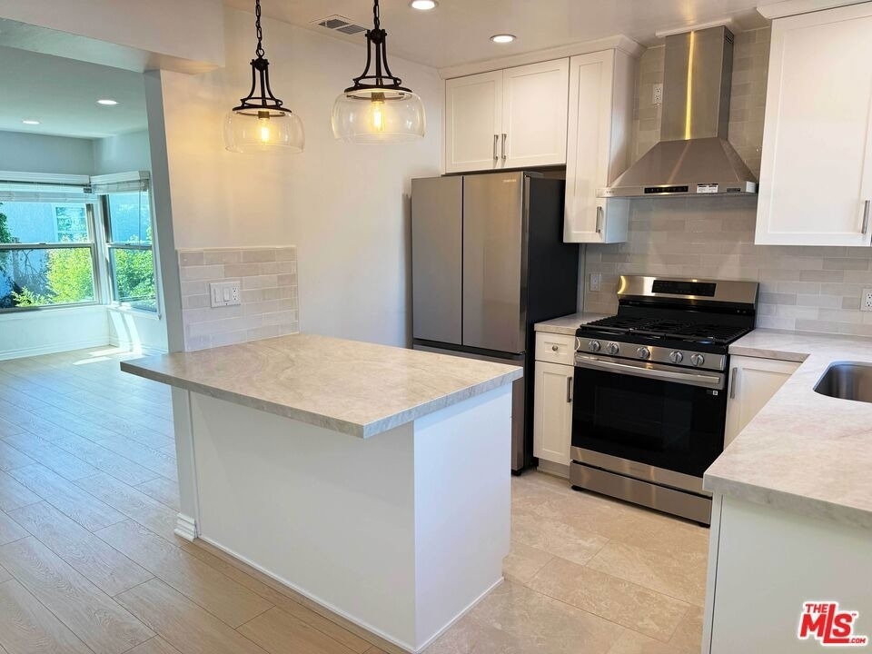 4125 1/2 W Toluca Lake Avenue - Photo 12