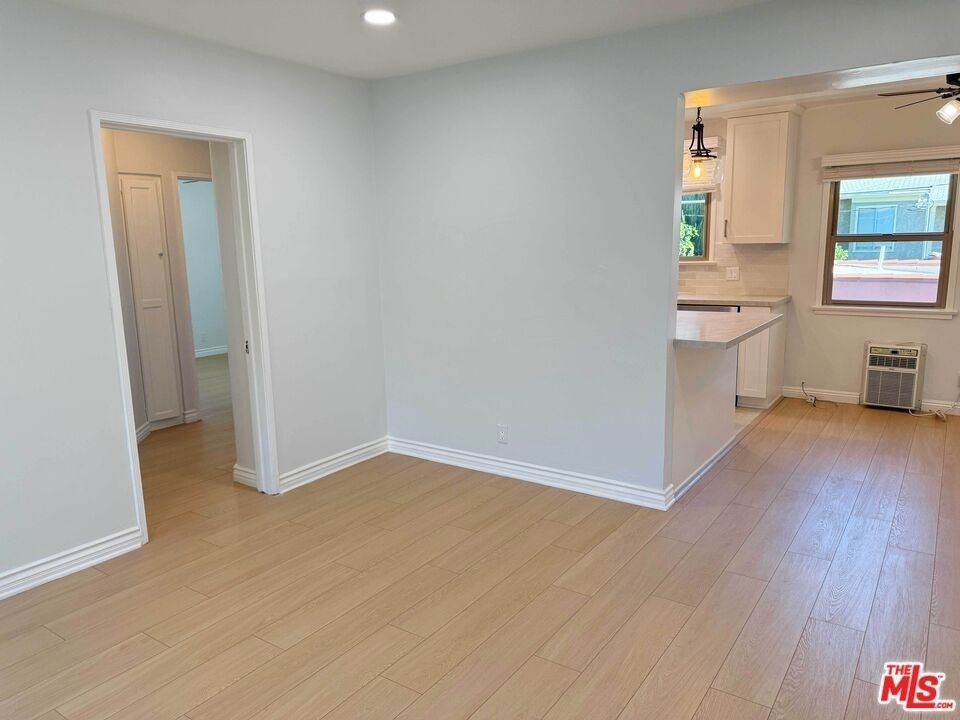 4125 1/2 W Toluca Lake Avenue - Photo 9