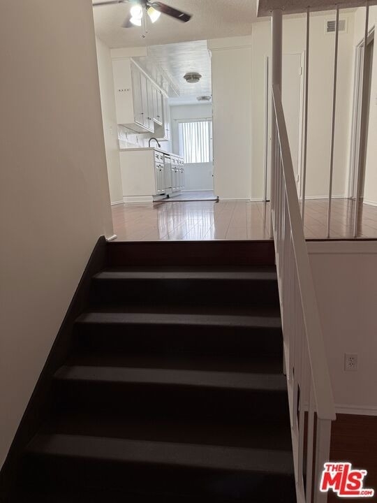 18444 Collins Street - Photo 4