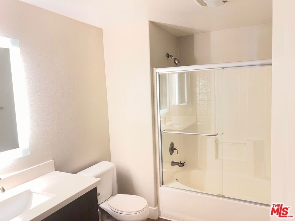 1040 Glendon Avenue - Photo 10