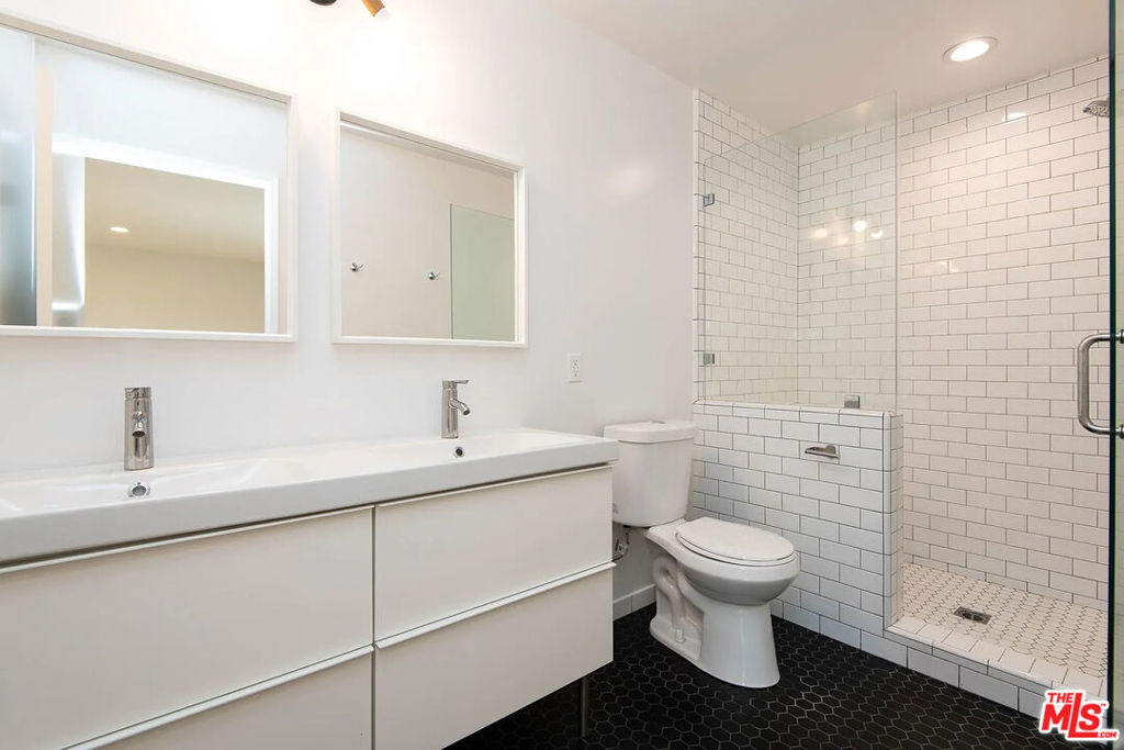 3933 Marathon Street - Photo 4