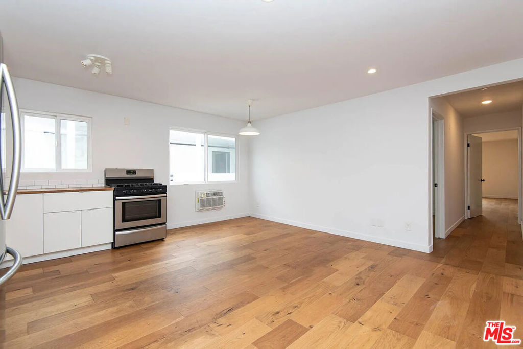 3933 Marathon Street - Photo 1