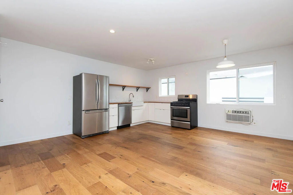 3933 Marathon Street - Photo 2