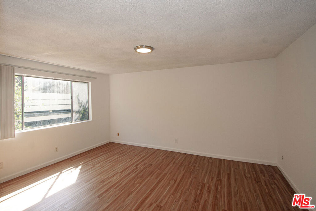 11515 Ohio Avenue - Photo 6