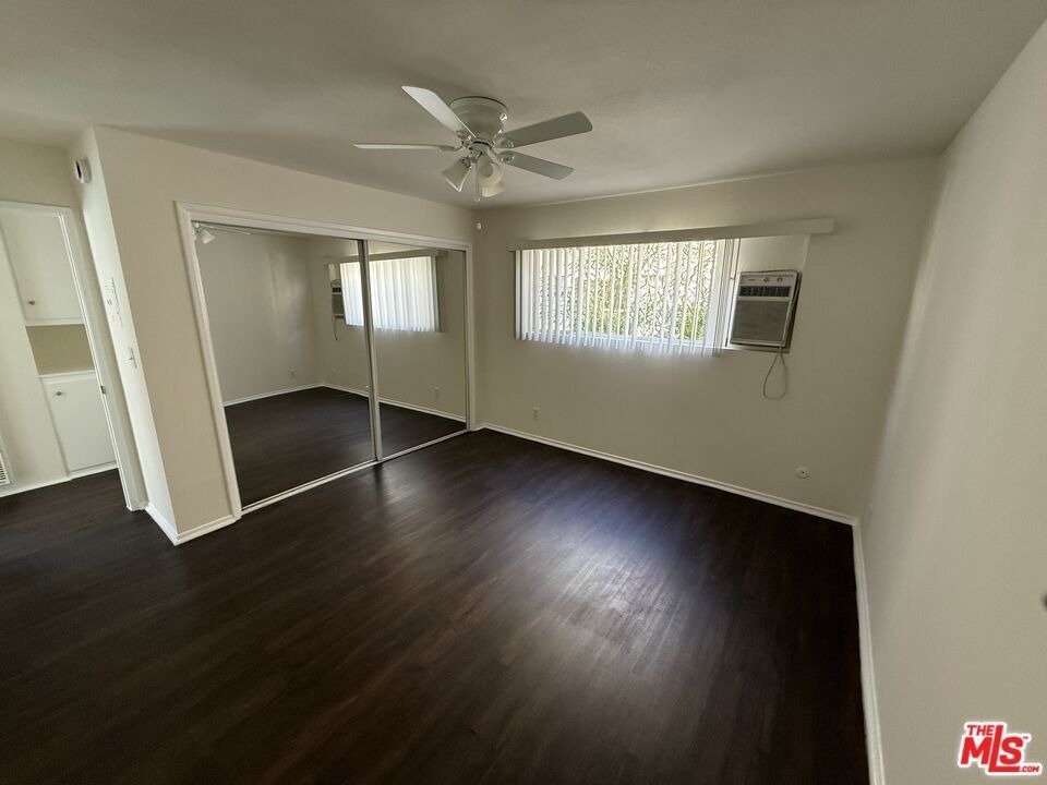 18600 Burbank Boulevard - Photo 1