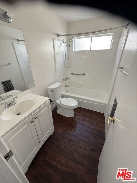 18600 Burbank Boulevard - Photo 8