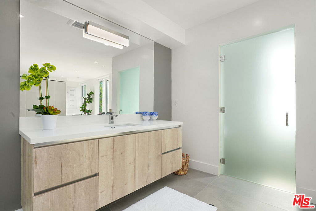 8210 Fountain Avenue - Photo 14