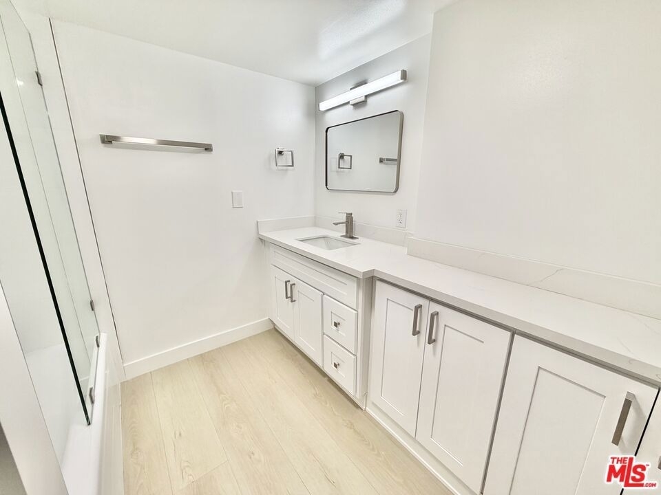 468 S Roxbury Drive - Photo 17