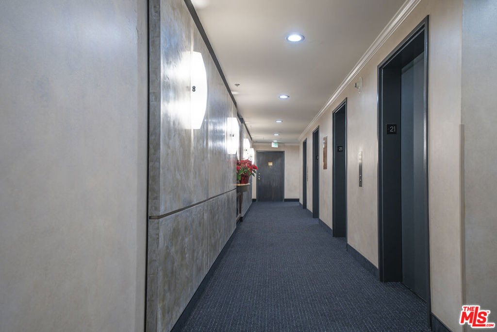 800 W 1st Street - Photo 21