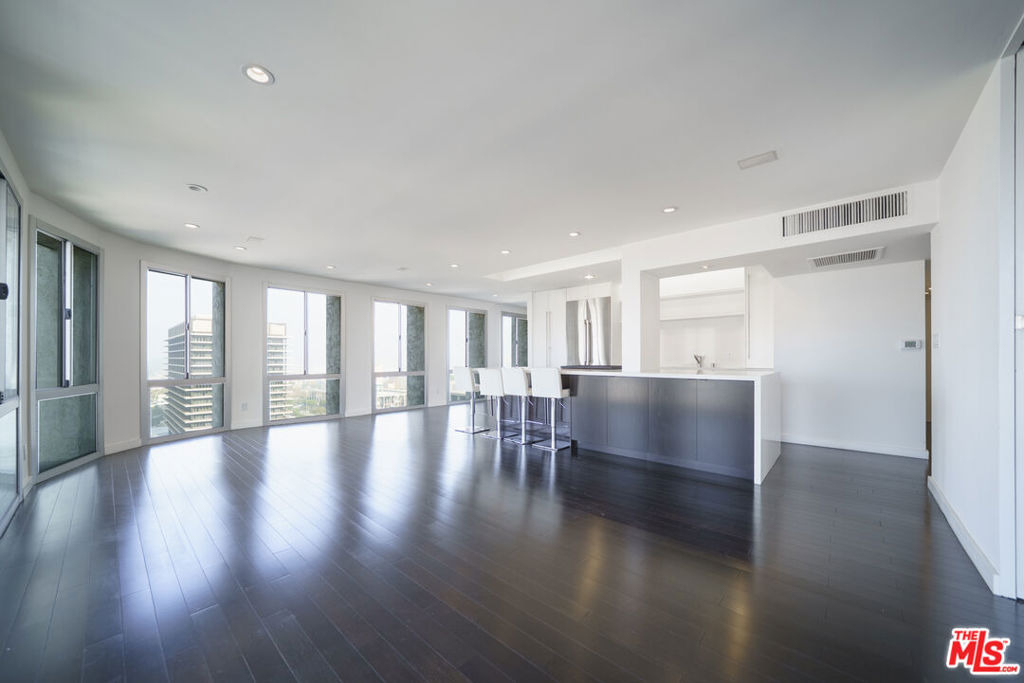800 W 1st Street - Photo 2