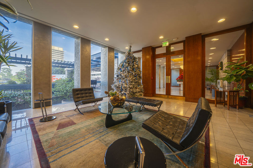 800 W 1st Street - Photo 2