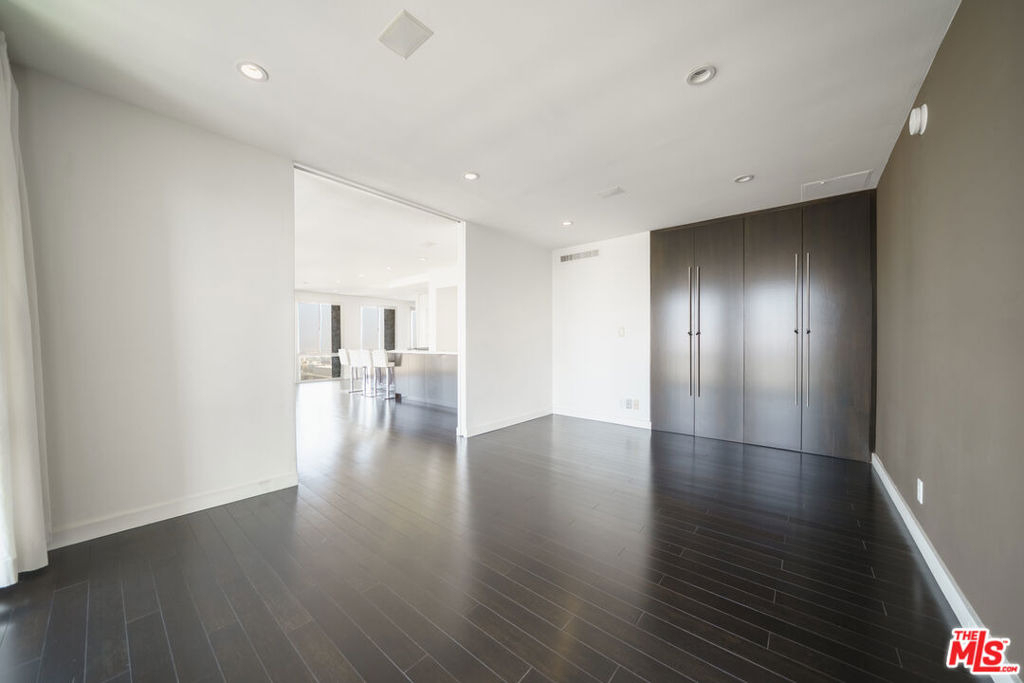 800 W 1st Street - Photo 7