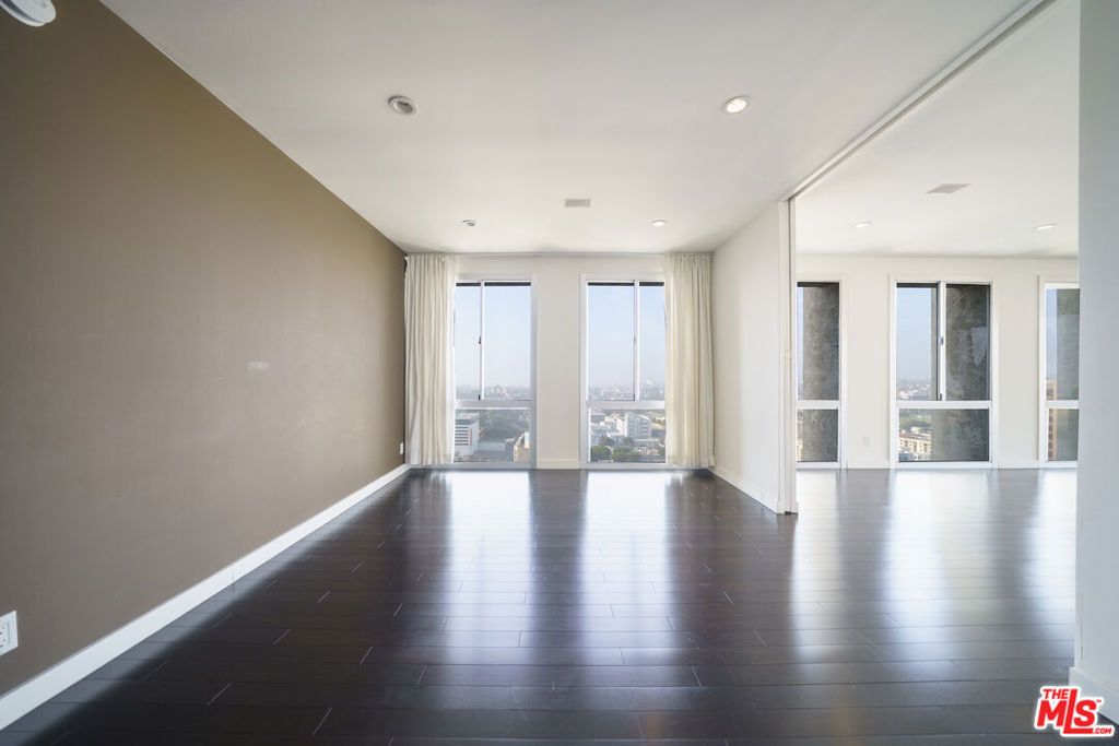 800 W 1st Street - Photo 11
