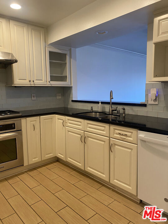 1255 Federal Avenue - Photo 0