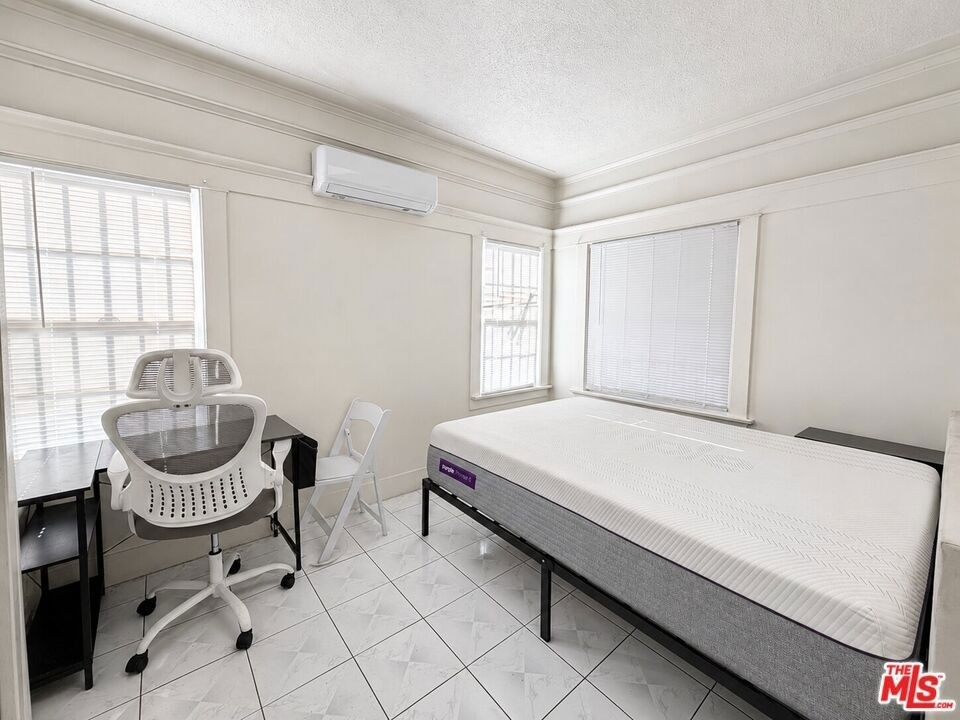 1188 W 37th Drive - Photo 9