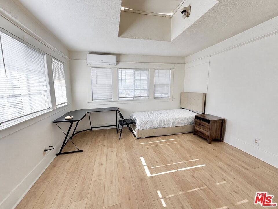 1188 W 37th Drive - Photo 1