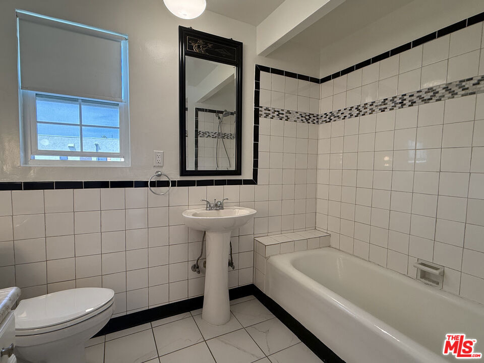 1249 S Tremaine Avenue - Photo 15