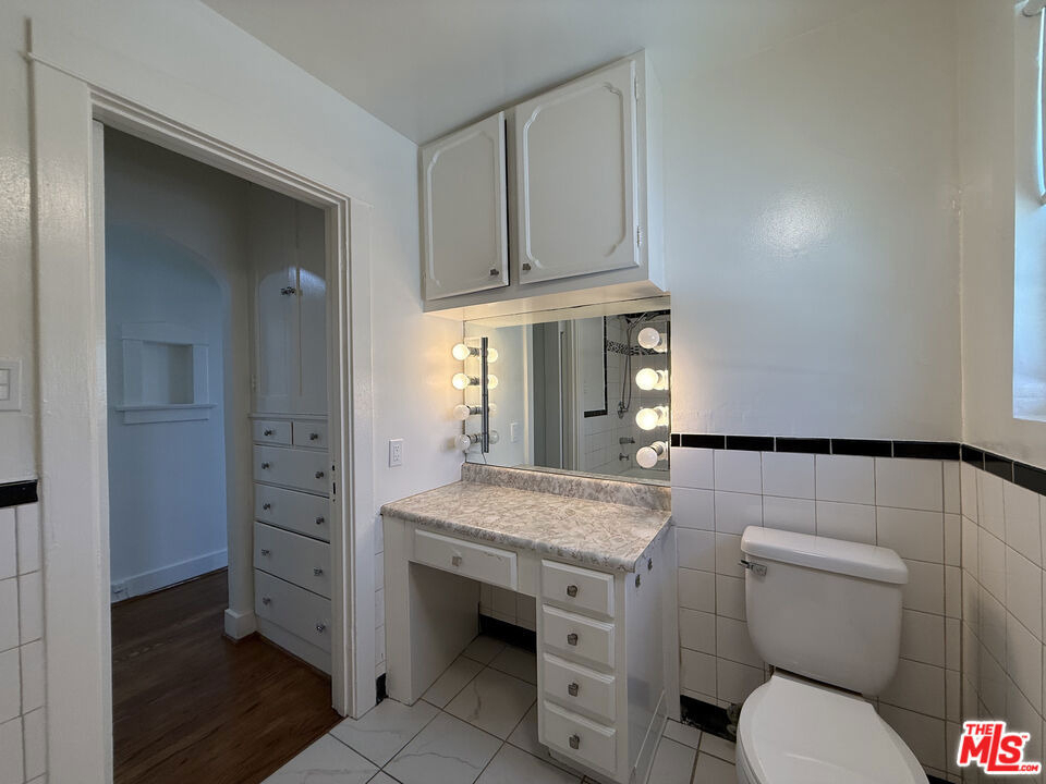 1249 S Tremaine Avenue - Photo 18