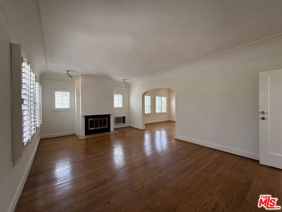 1249 S Tremaine Avenue - Photo 8