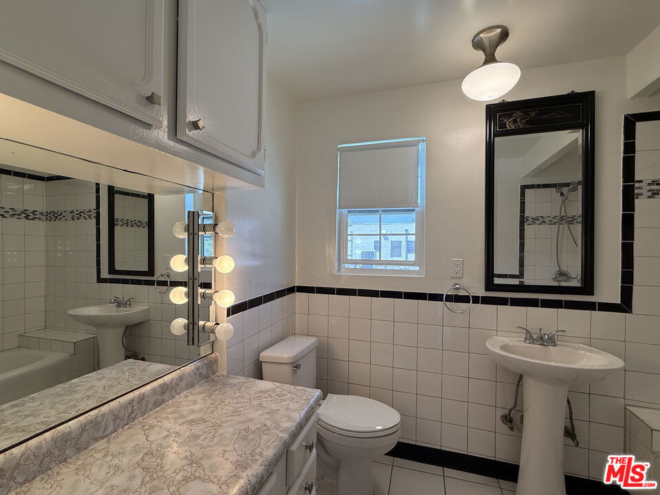 1249 S Tremaine Avenue - Photo 16