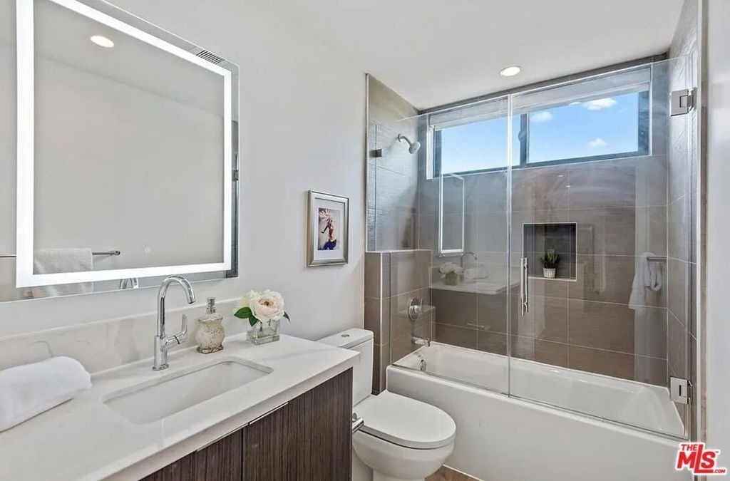 1906 Overland Avenue - Photo 9