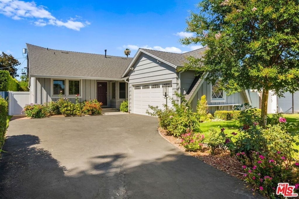 13453 Debby Street - Photo 2