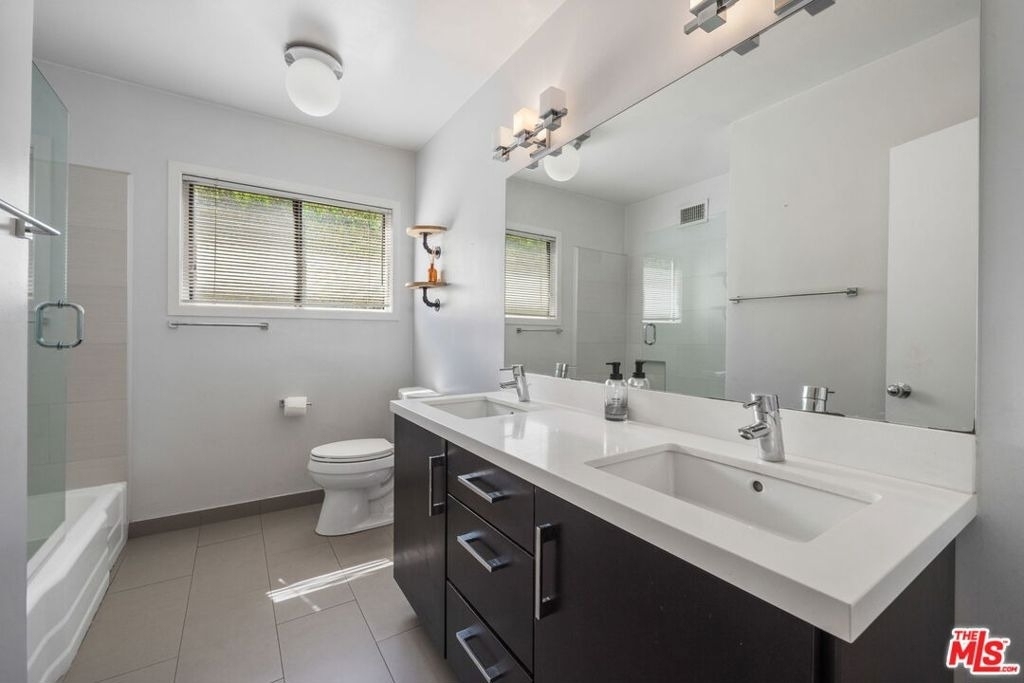 13453 Debby Street - Photo 32