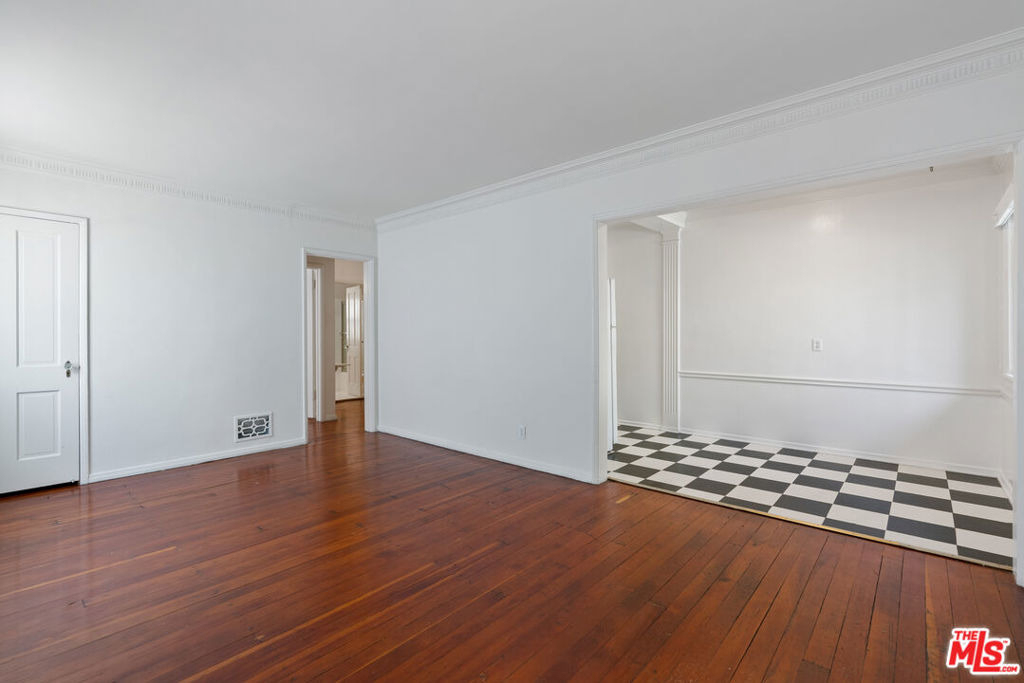 180 N Clark Drive - Photo 5