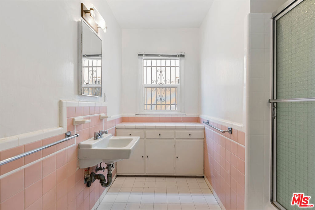 180 N Clark Drive - Photo 14