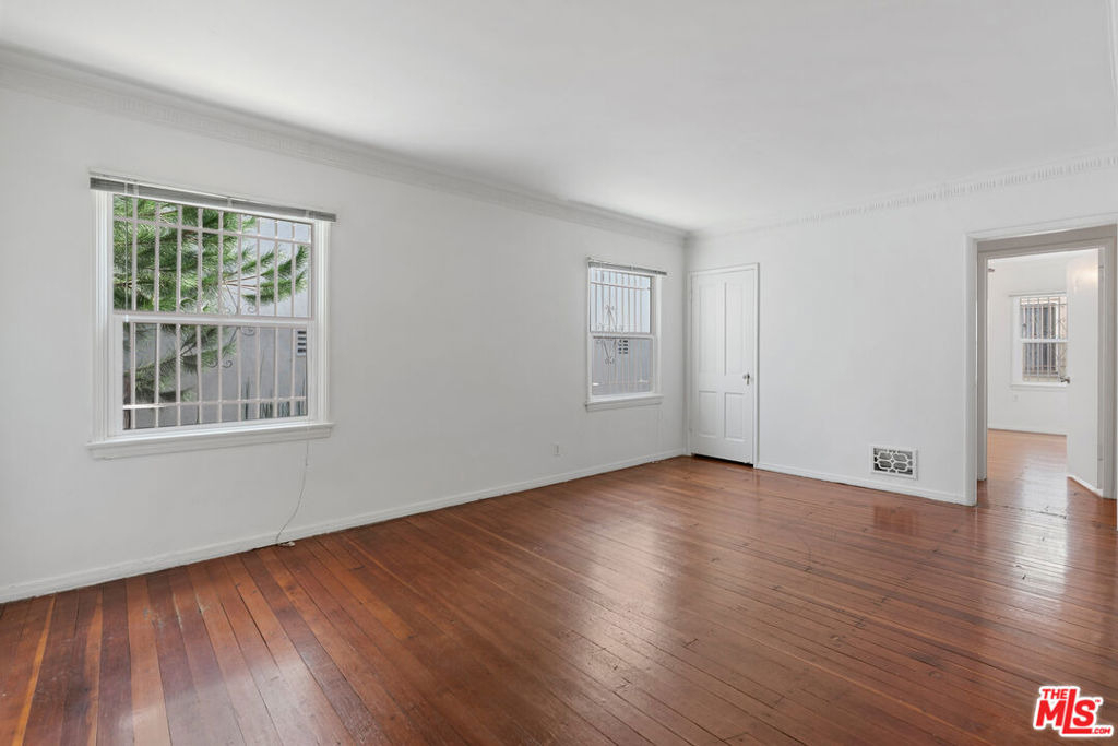 180 N Clark Drive - Photo 4