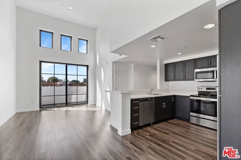 5020 Woodman - Photo 3