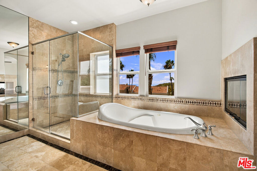 23949 De Ville Way - Photo 29
