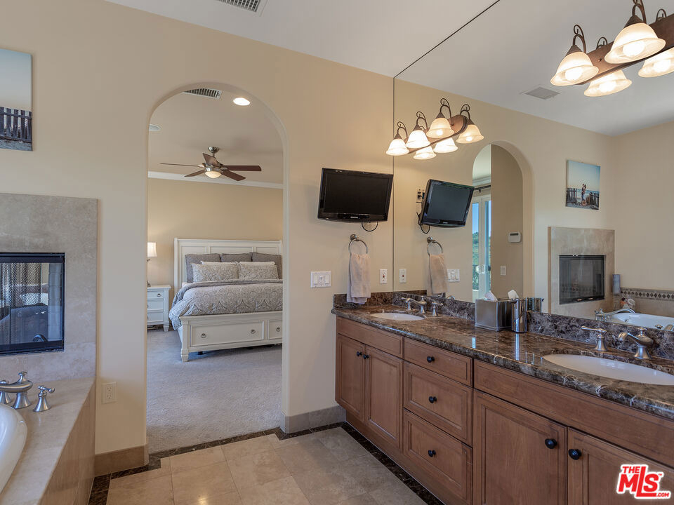 23949 De Ville Way - Photo 14